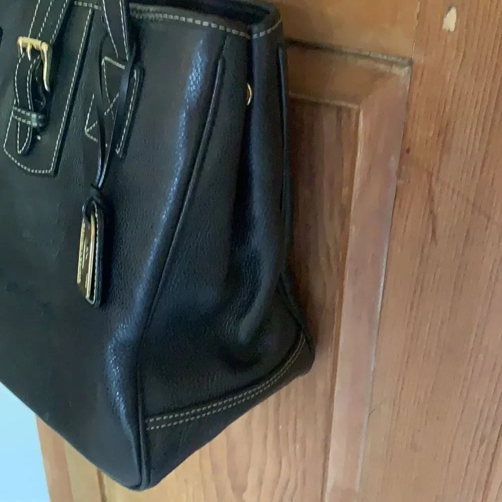Dooney & Bourke black leather tote handbag
